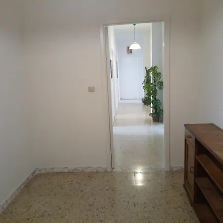 56 Euro A Notte Couette-café Cagliari