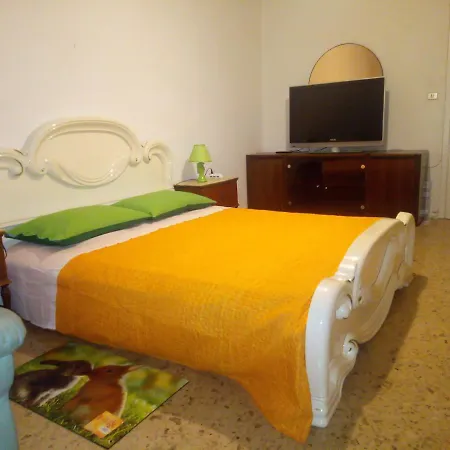 56 Euro A Notte Bed & Breakfast *